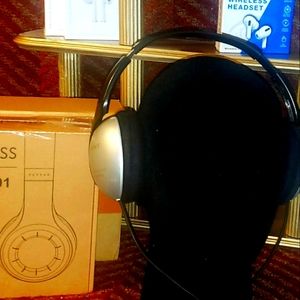 High Quality Bluetooth Headphones and Earbuds